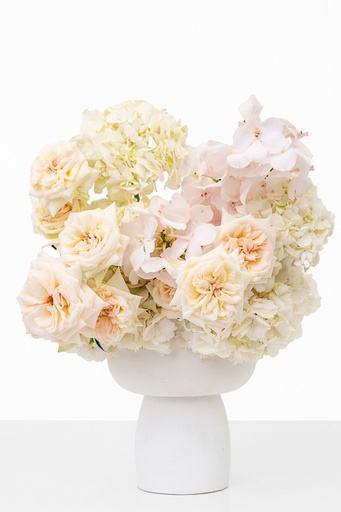 WHITE COTTON SATIN KNIT - VASE ARRANGEMENT